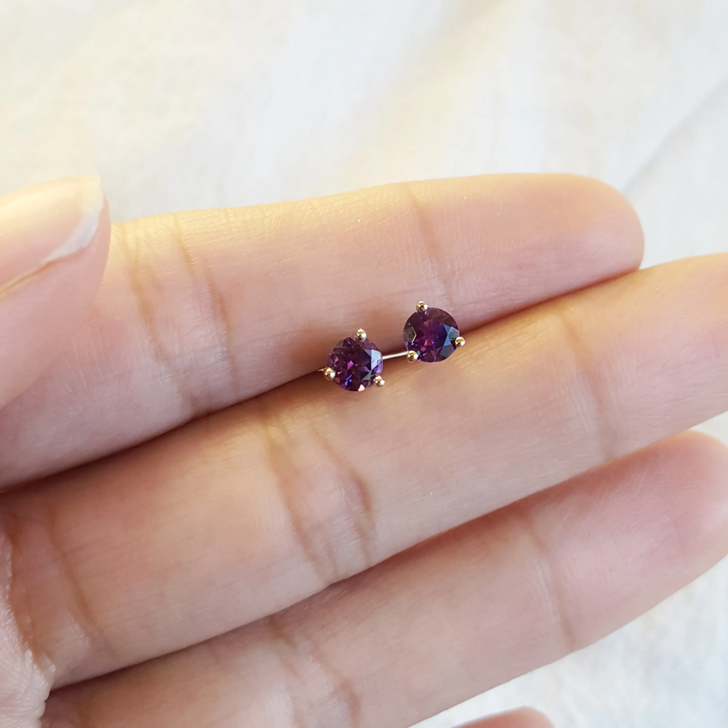 14K White Gold Arizona Amethyst Studs