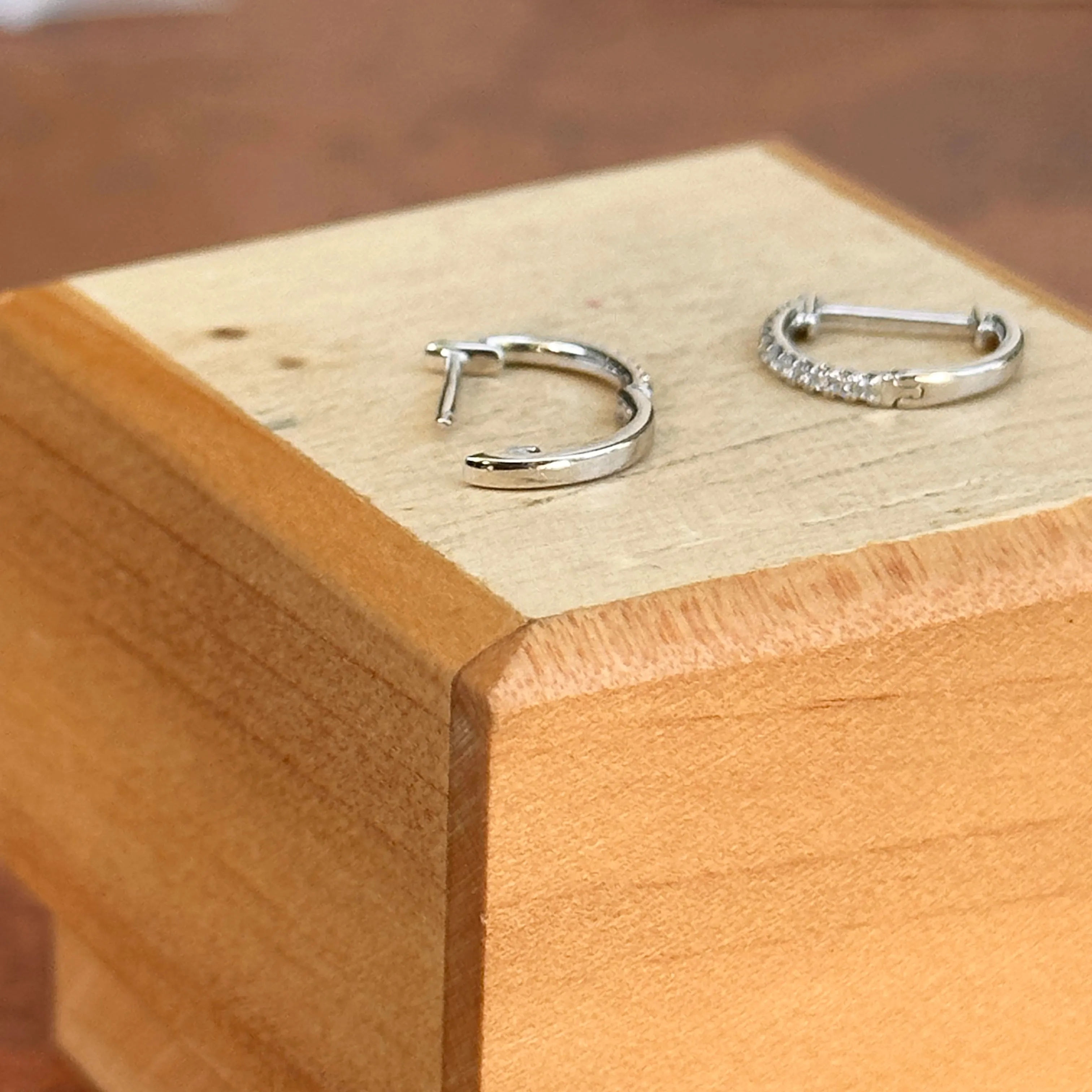 14KT White Gold Pave .12 CT Diamond Huggie Hoop Earring 10mm