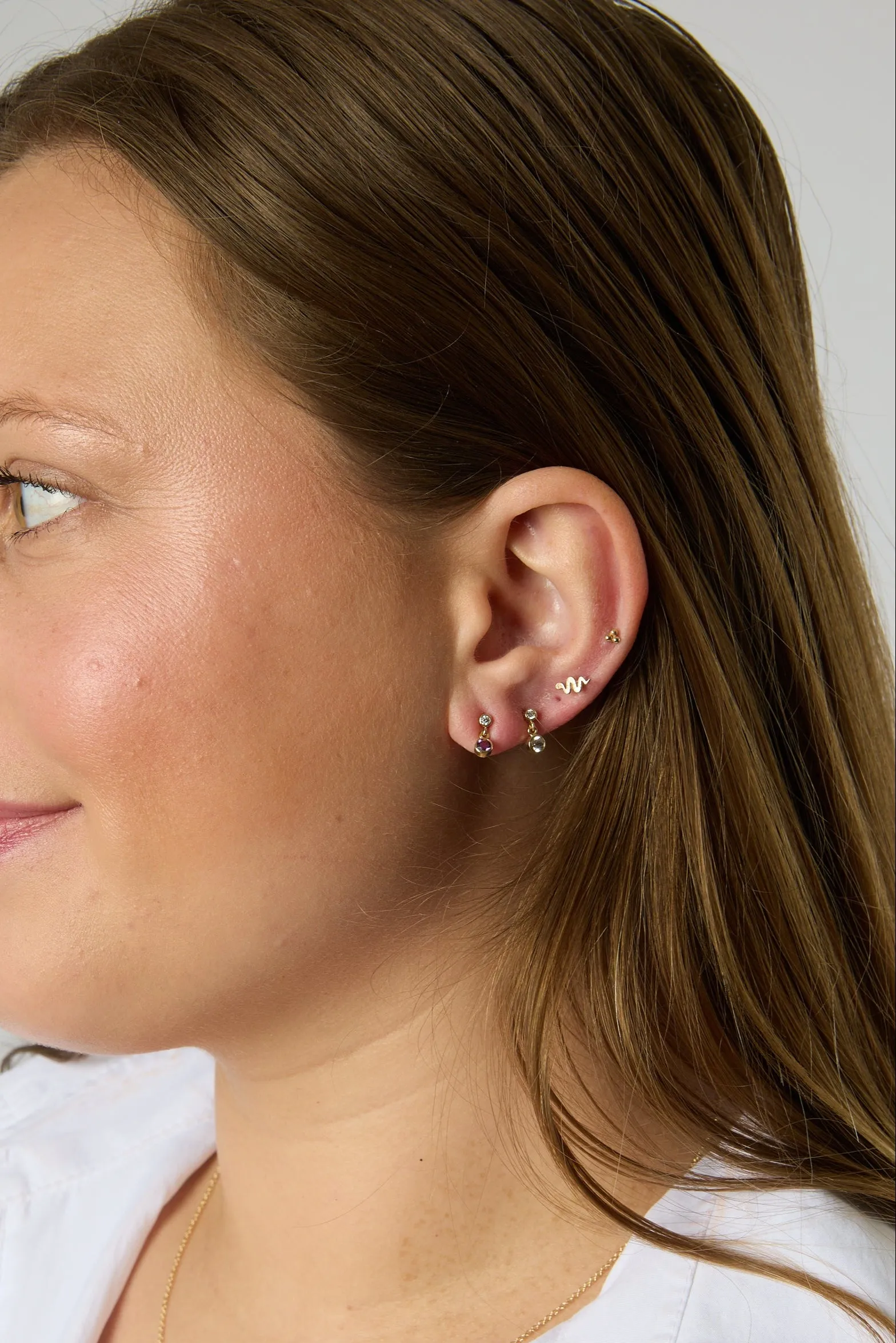14KY 2 Stone Bezel Drops White Sapphire