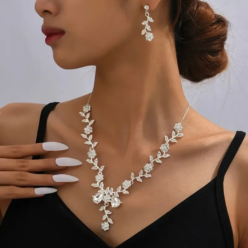 3Pcs GOLD Jewelry Set Floral Rhinestone (Earrings & Necklace) JS-043