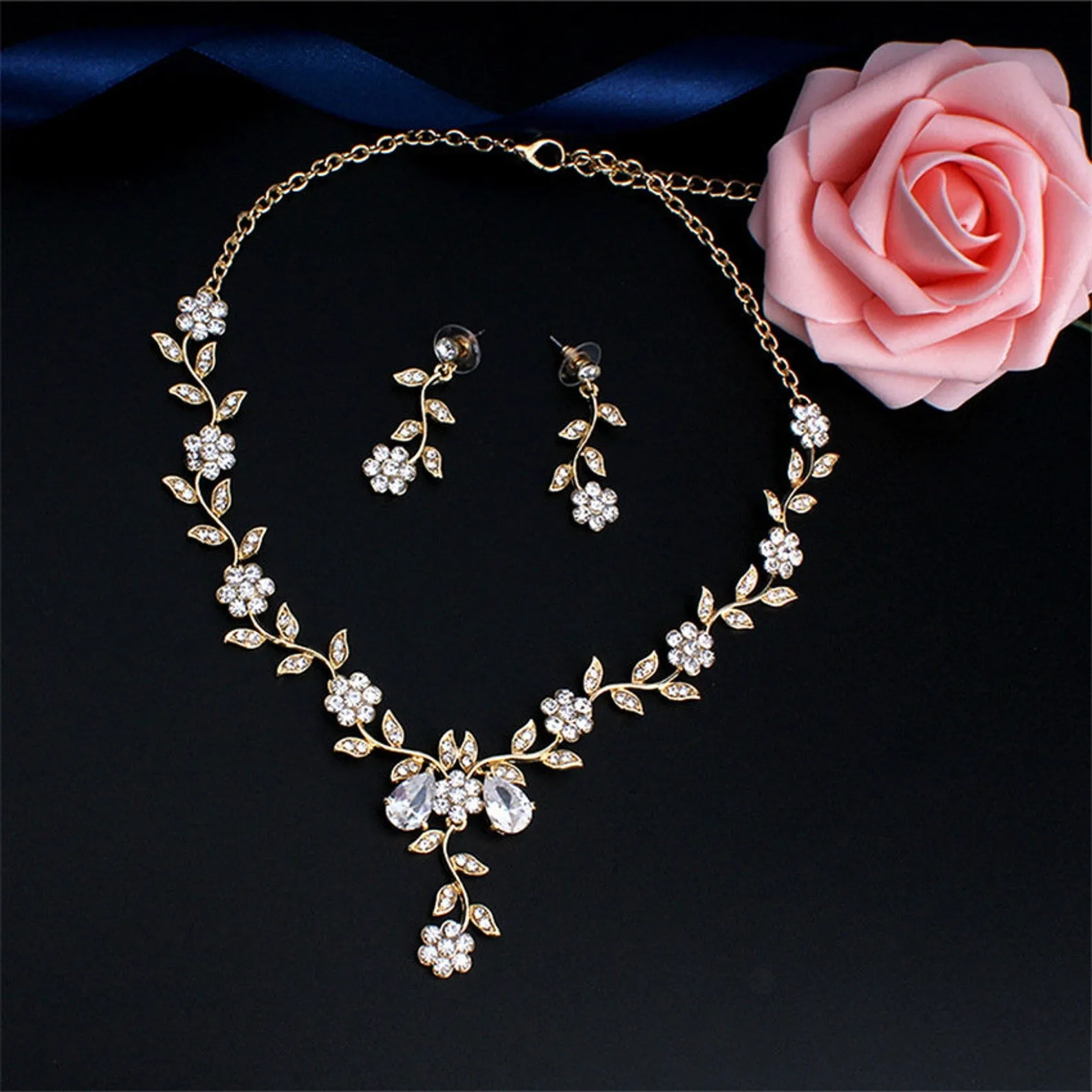 3Pcs GOLD Jewelry Set Floral Rhinestone (Earrings & Necklace) JS-043