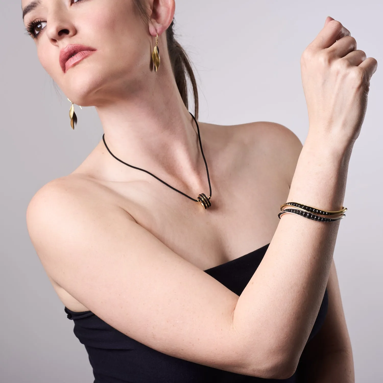 Black Diamond and Gold Wave Cuff