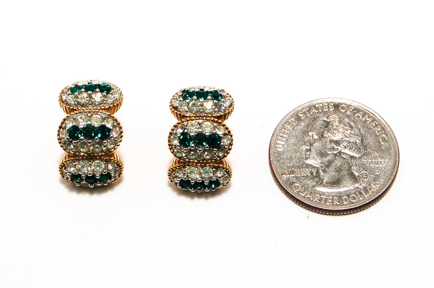 Ciner Emerald Green Brilliant Sparkling Rhinestone Earrings Gold Tone Clip