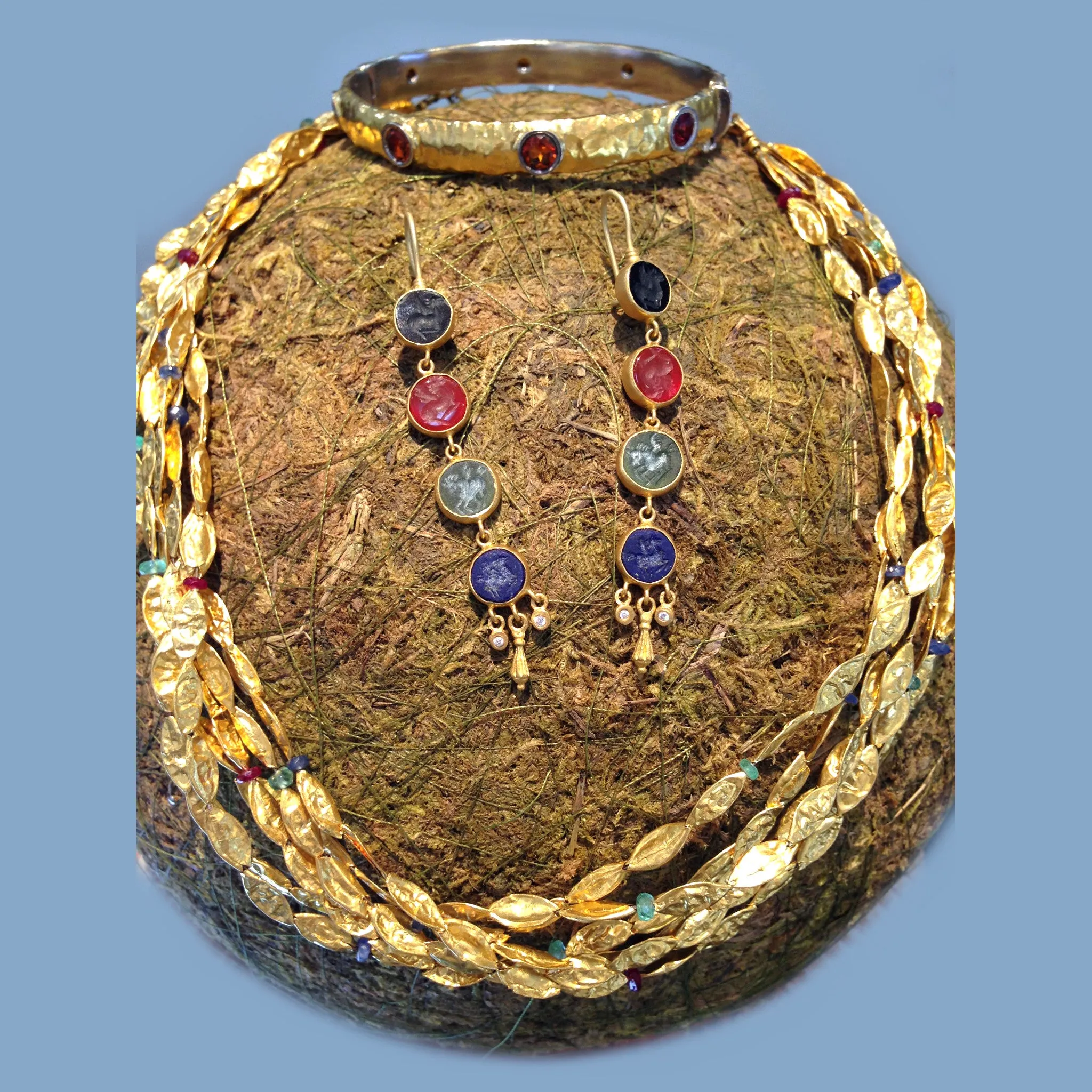 Dangling 24k earrings with JADE/ AGATE / lapis 24K