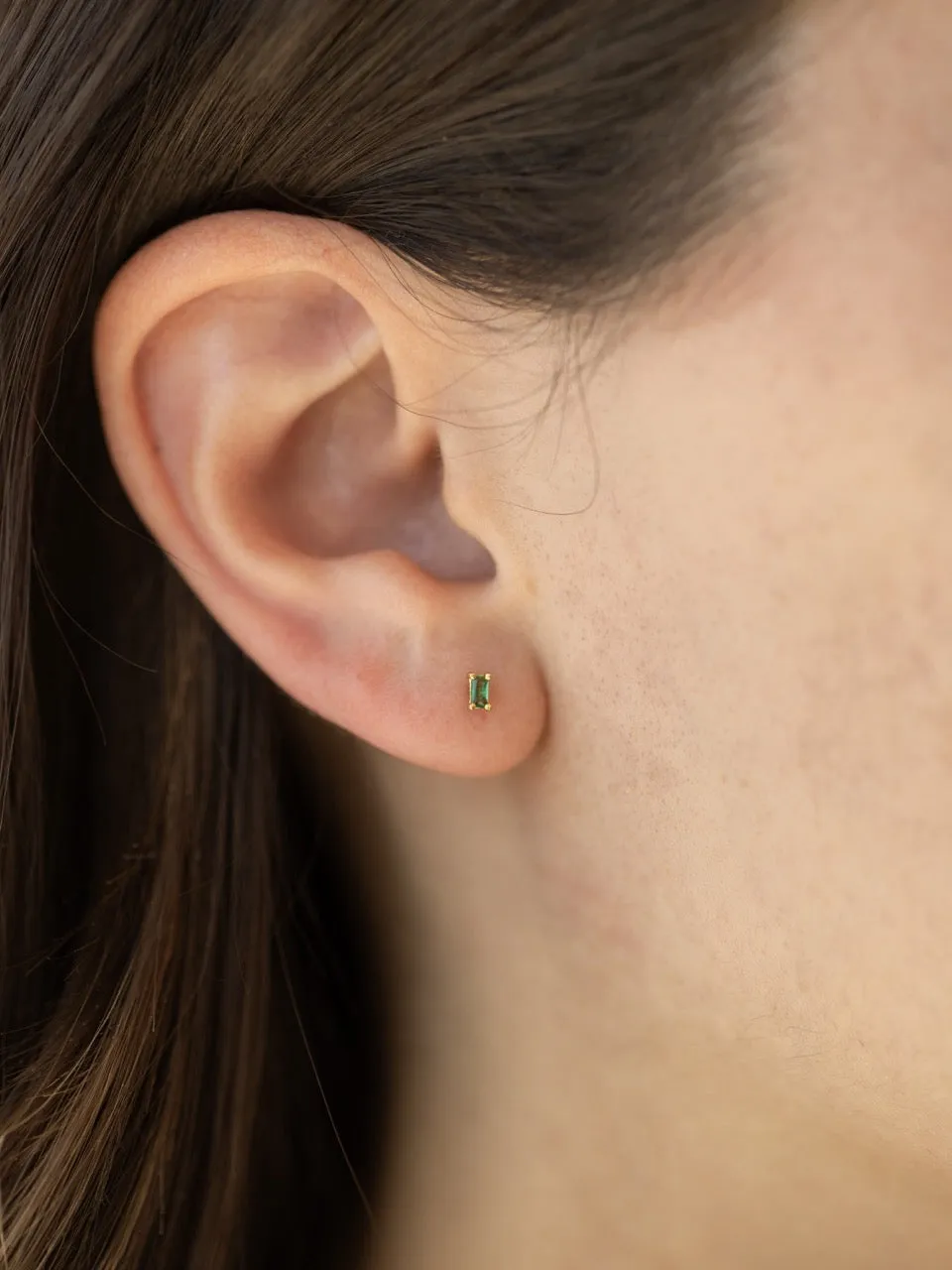 Dara Emerald Baguette Stud Earrings in Gold