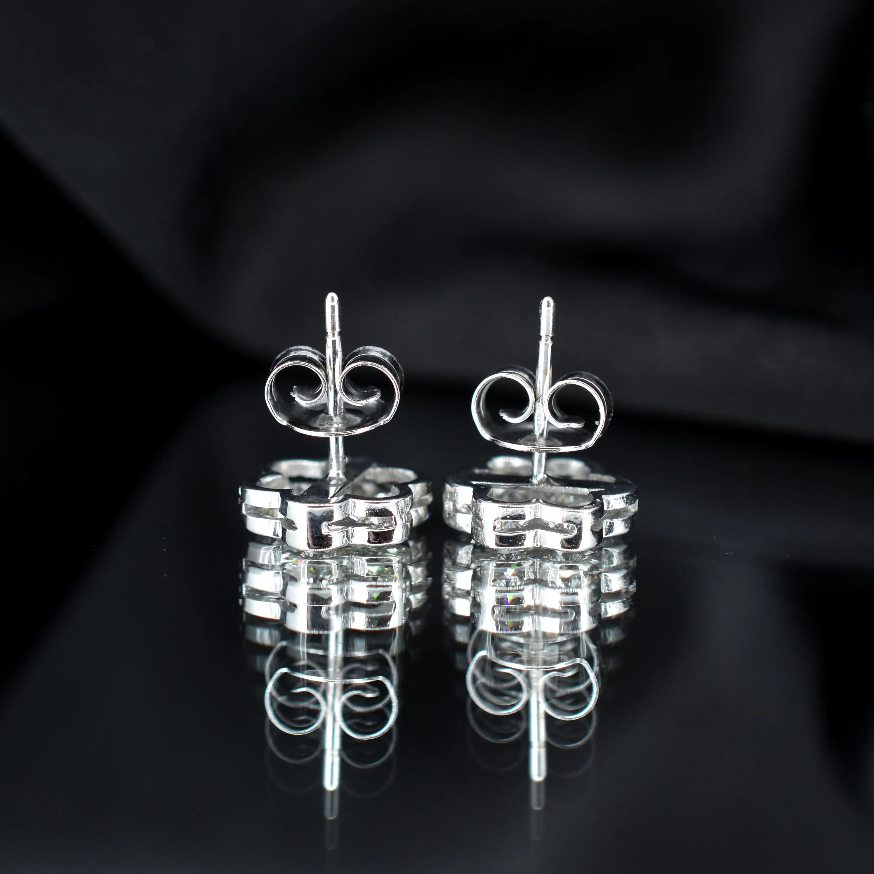 Diamond Daisy 18ct White Gold Flower Cluster Stud Earrings