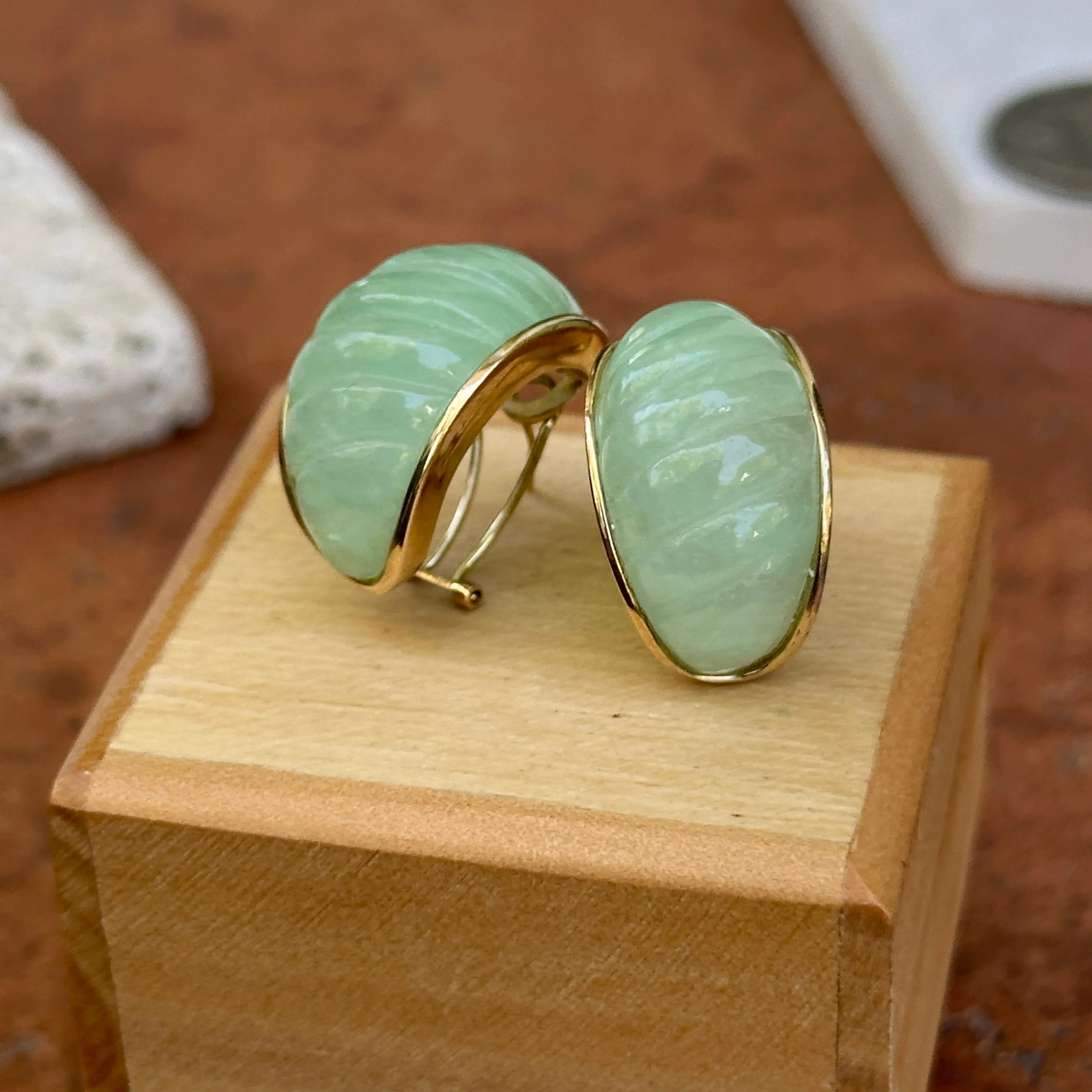 Estate 14KT Yellow Gold Jade Oval Ribbed Half-Hoop Omega Back Earrings