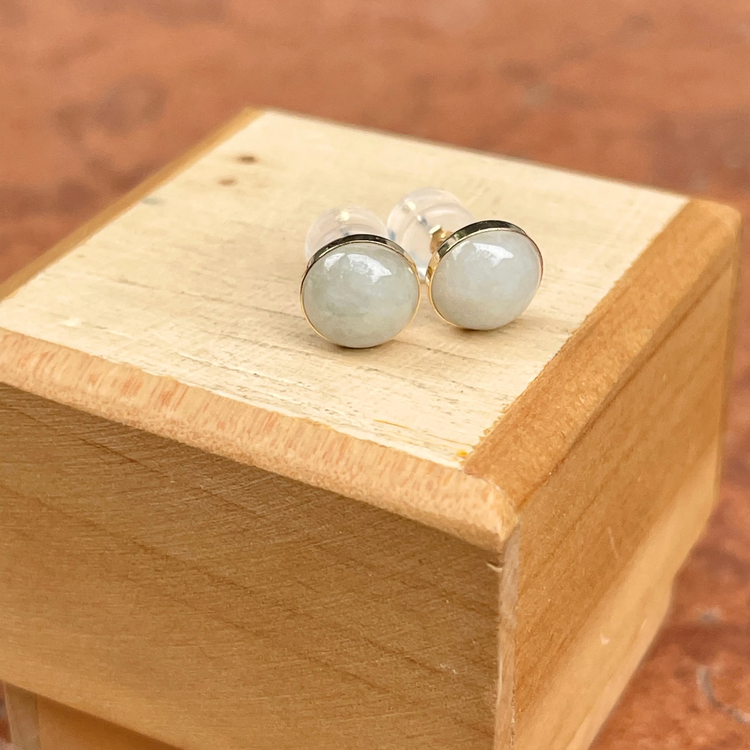 Estate 14KT Yellow Gold Light Jade Button Stud Earrings