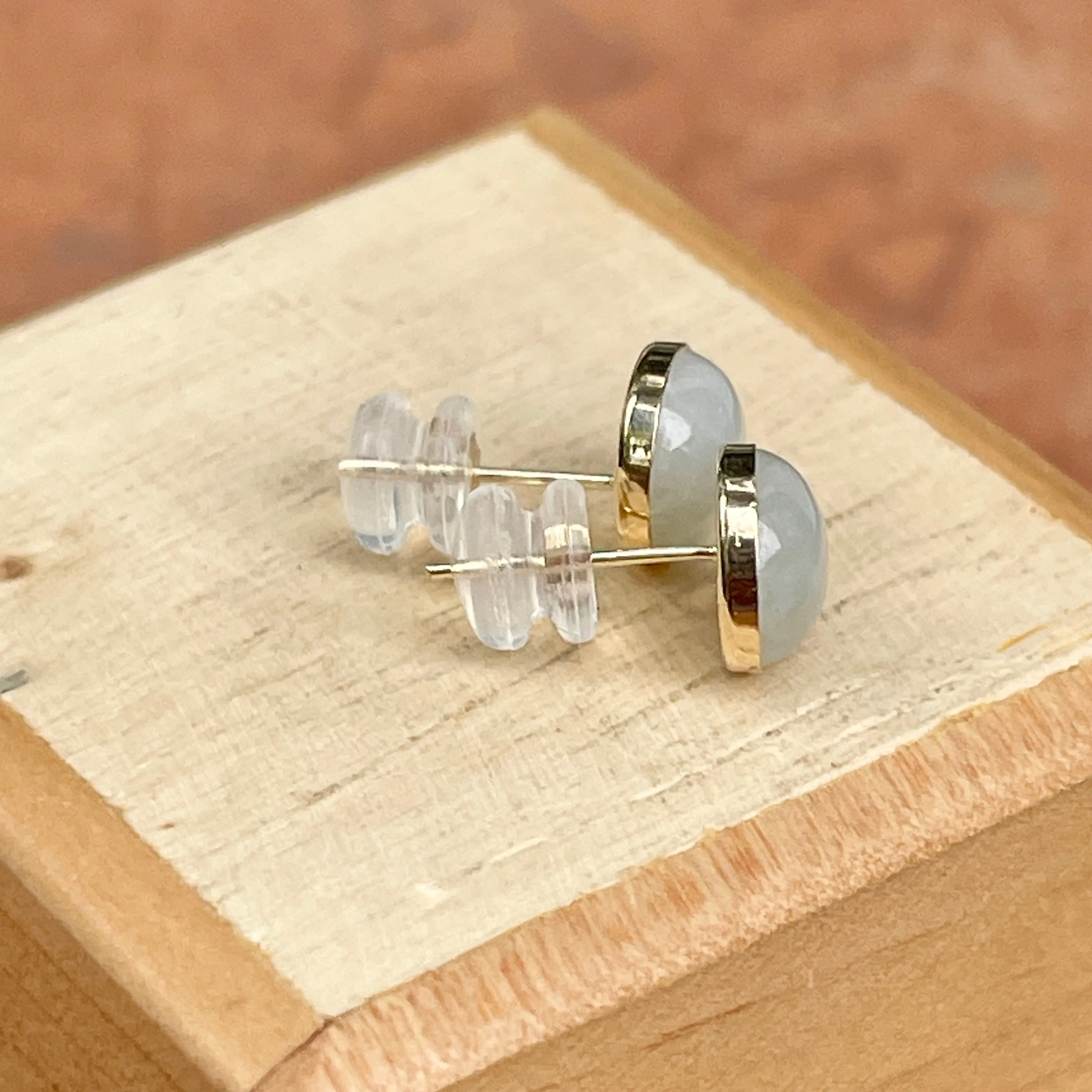 Estate 14KT Yellow Gold Light Jade Button Stud Earrings