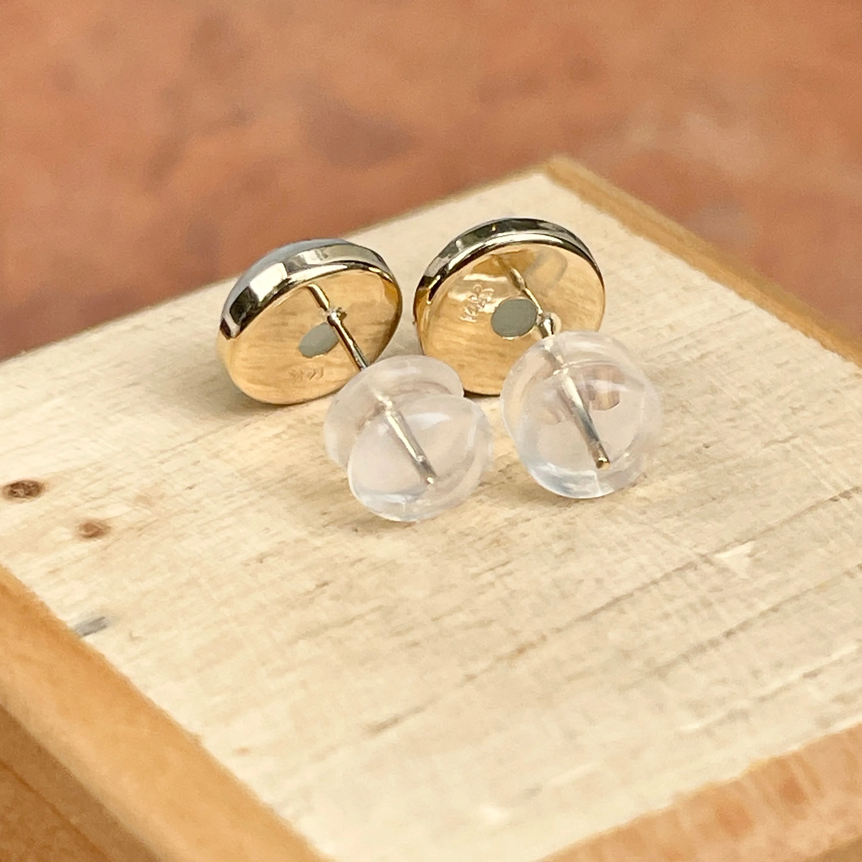 Estate 14KT Yellow Gold Light Jade Button Stud Earrings