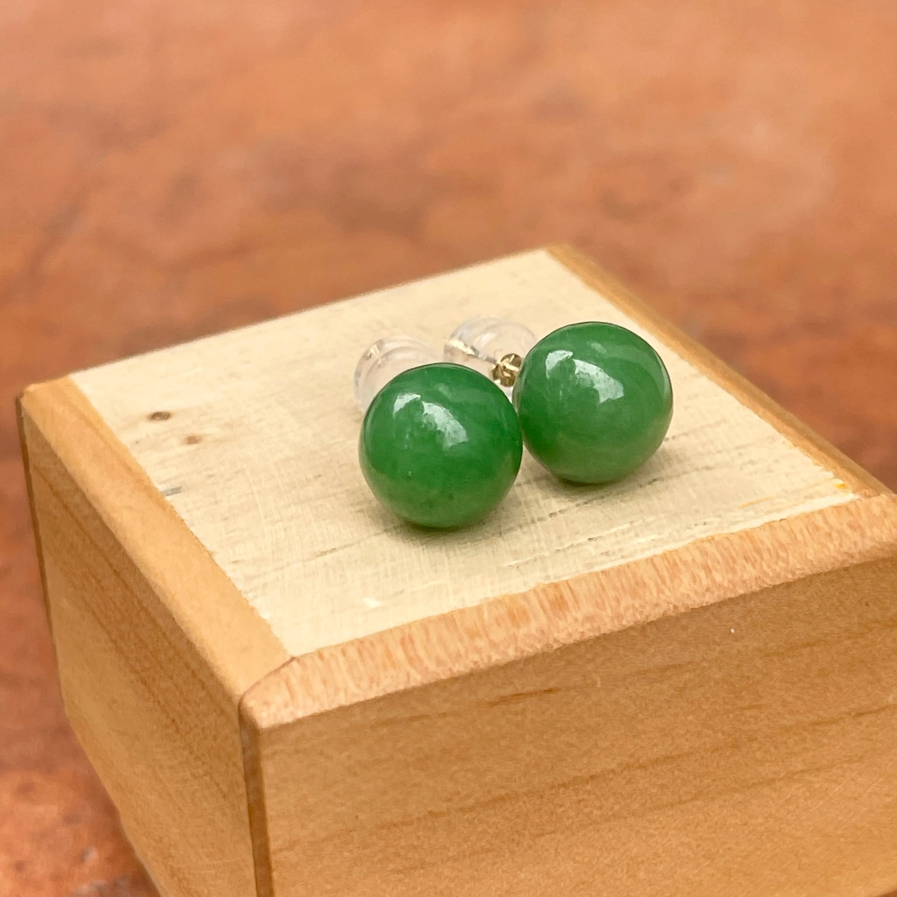 Estate 14KT Yellow Gold Spinach Jade Ball Post Earrings 10mm