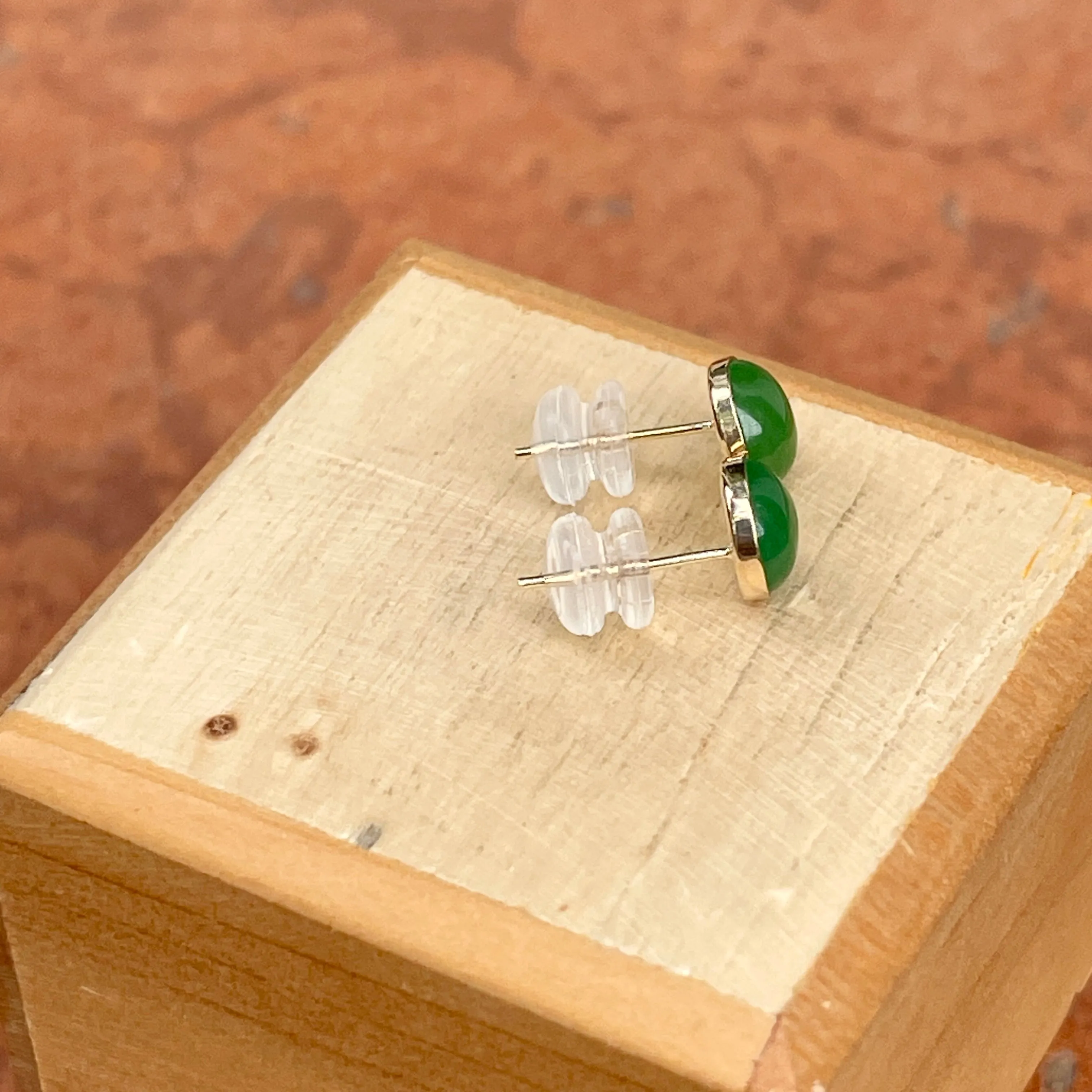 Estate 14KT Yellow Gold Spinach Jade Button Stud Earrings