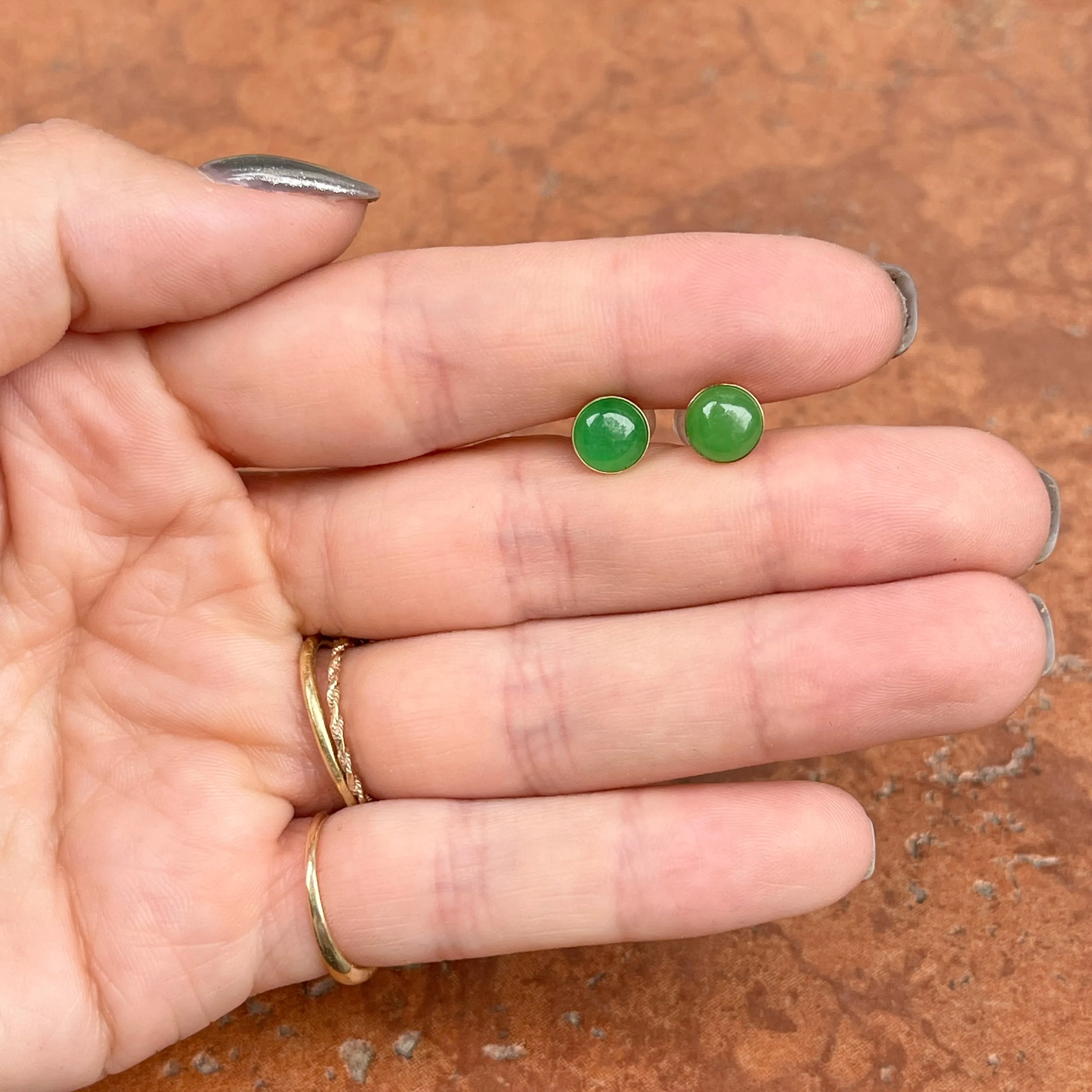 Estate 14KT Yellow Gold Spinach Jade Button Stud Earrings