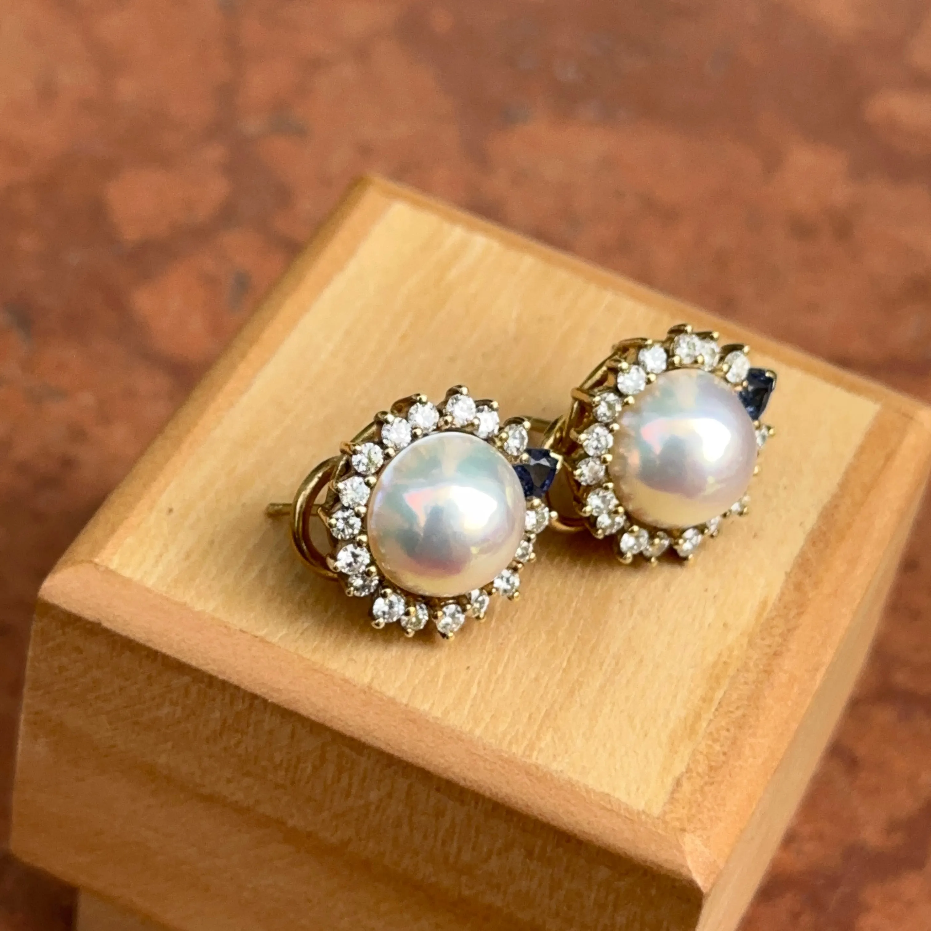 Estate 18KT Yellow Gold Mabe Pearl   Diamond Sapphire Halo Omega Earrings
