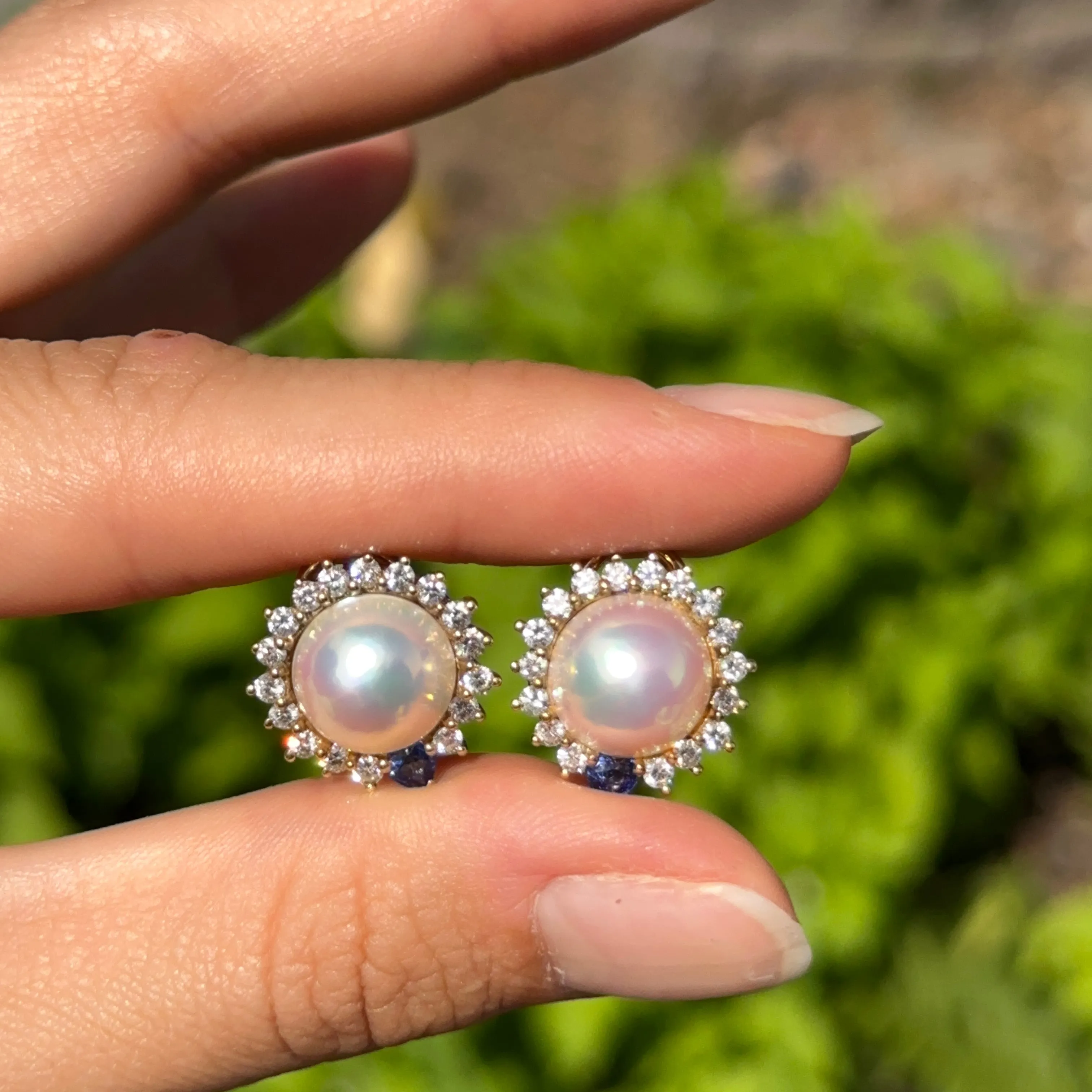 Estate 18KT Yellow Gold Mabe Pearl   Diamond Sapphire Halo Omega Earrings