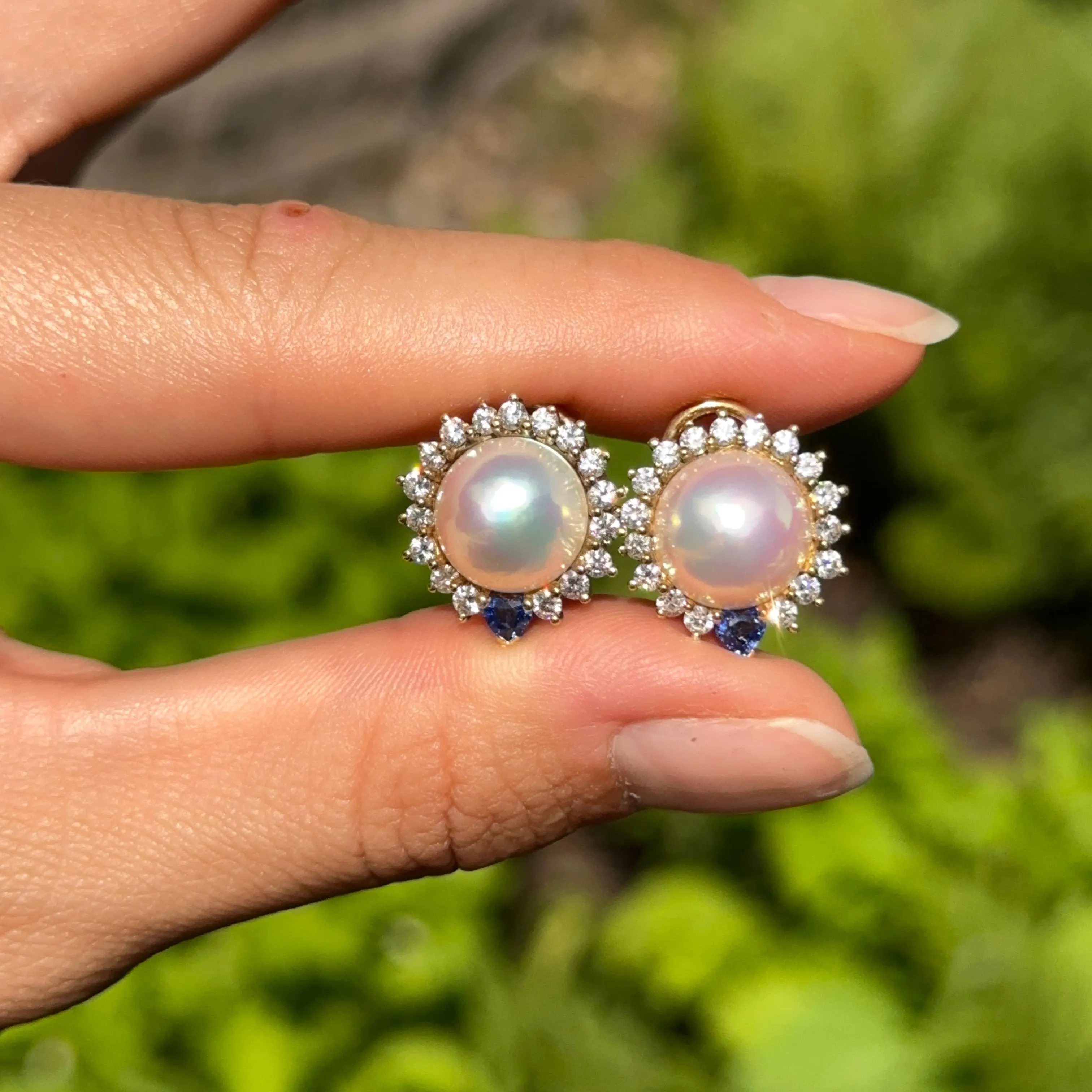 Estate 18KT Yellow Gold Mabe Pearl   Diamond Sapphire Halo Omega Earrings