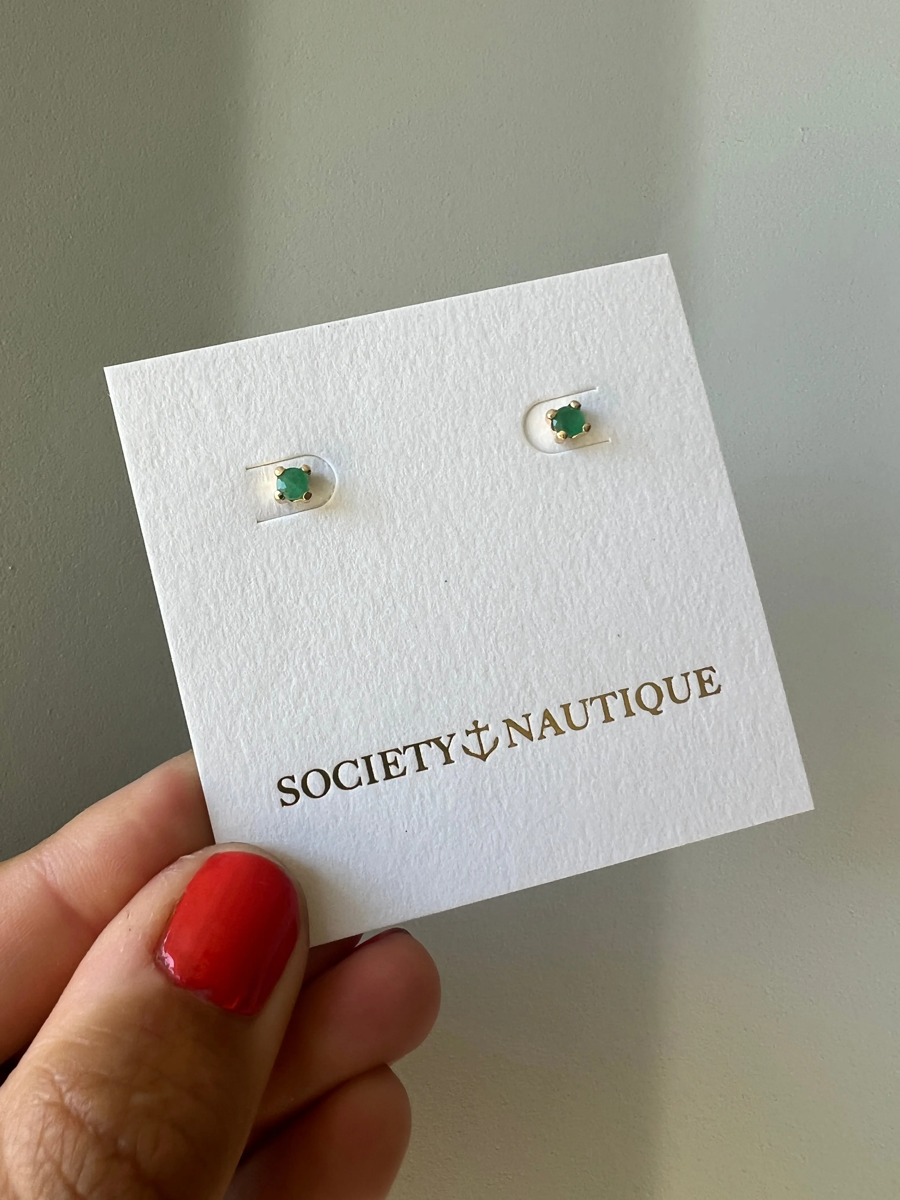 Fine Emerald stud earring