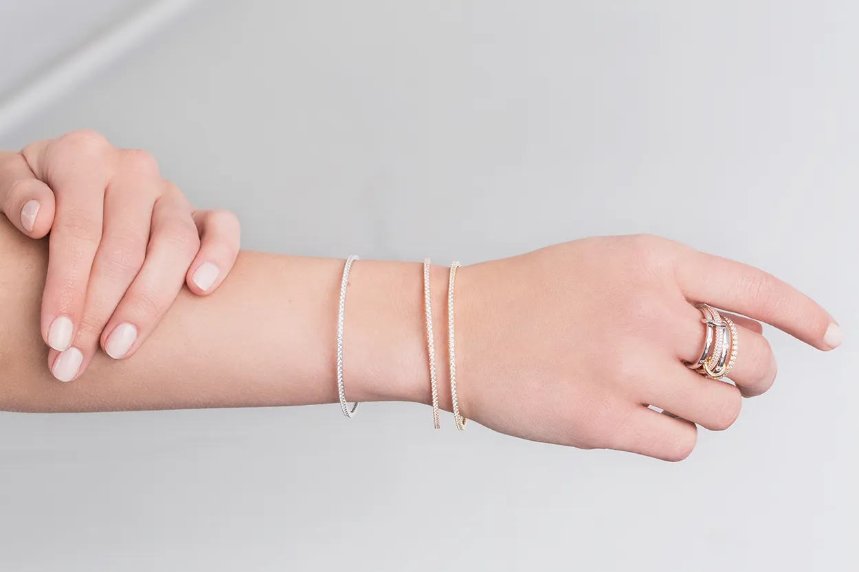Flex Bracelet Finished in Pure Platinum 9011125B00CZ