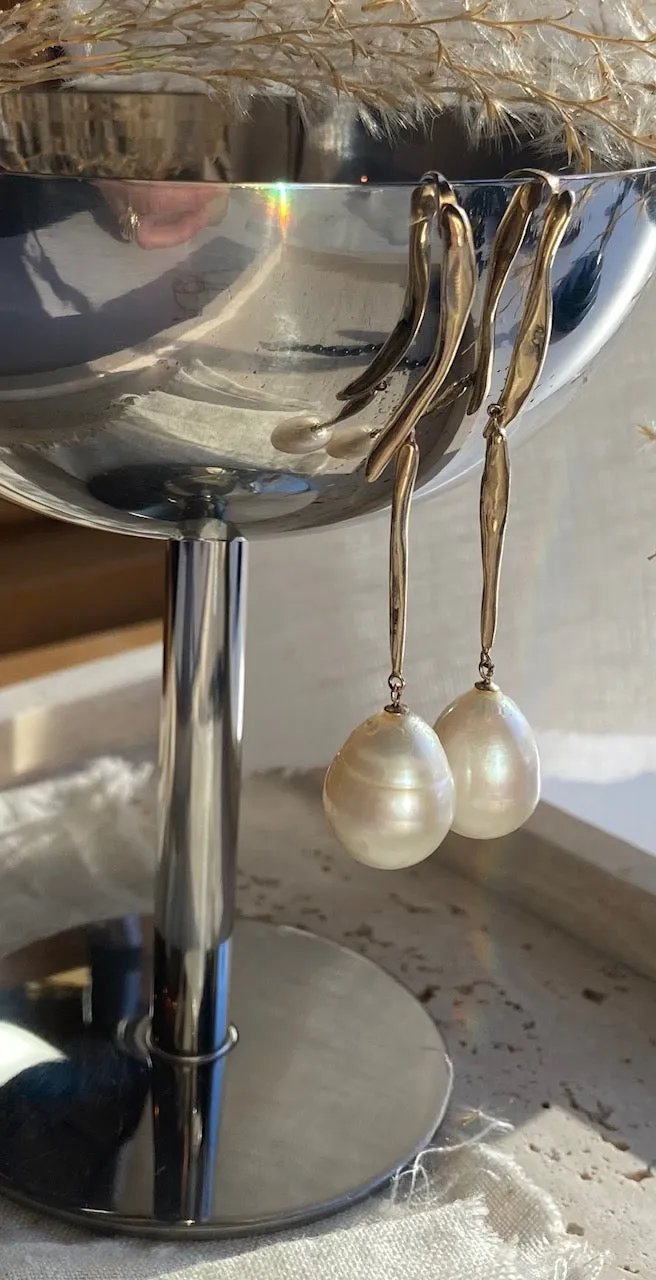 Mae pearl earrings