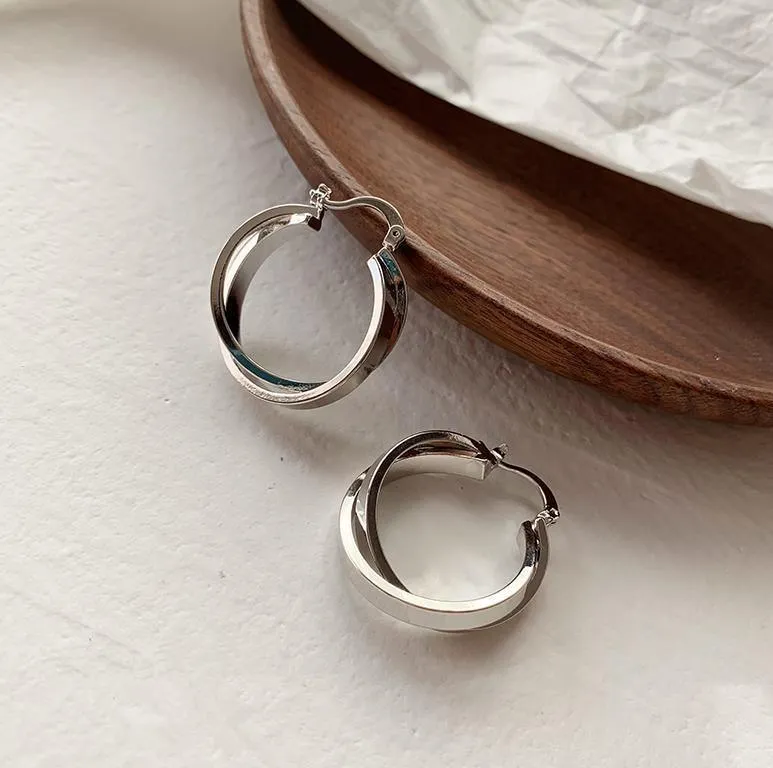 New Minimalist Gold Metal Large Circle Geometric Round Big Hoop Earrings for Women and Girl In Wedding Party Jewelry Style