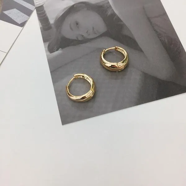 New Minimalist Gold Metal Large Circle Geometric Round Big Hoop Earrings for Women and Girl In Wedding Party Jewelry Style