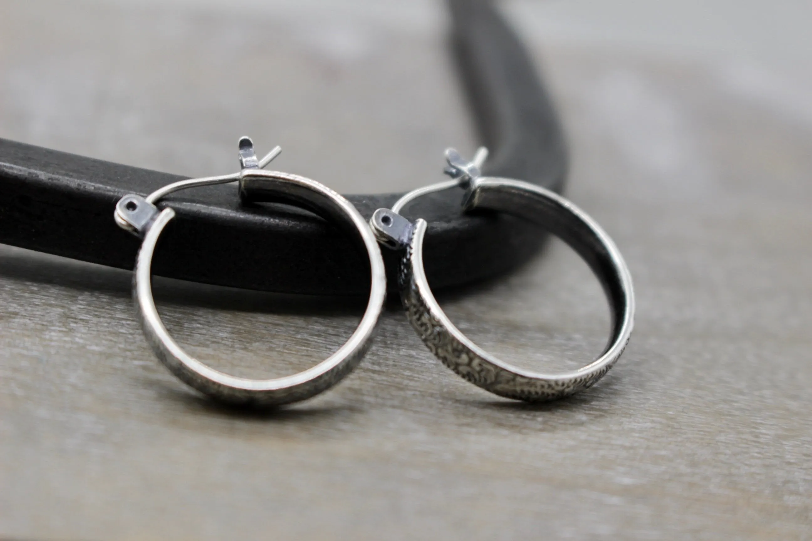Petite floral silver hoop earrings 3/4”