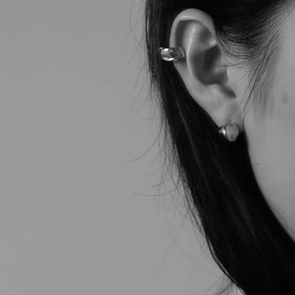 Pistill Ear Cuff