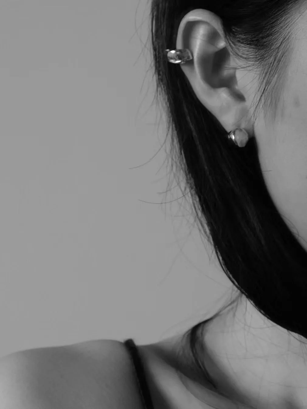 Pistill Ear Cuff
