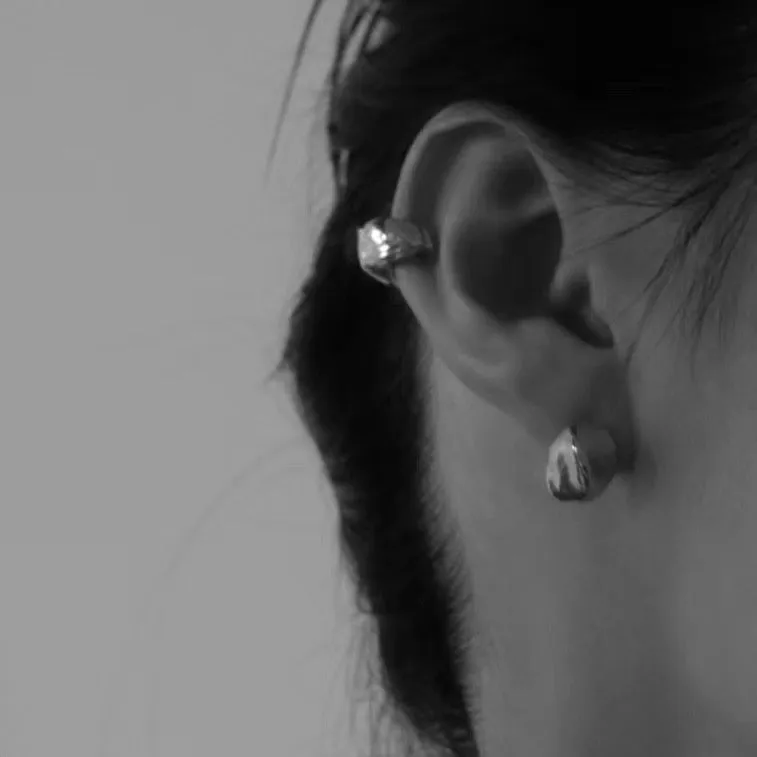 Pistill Ear Cuff