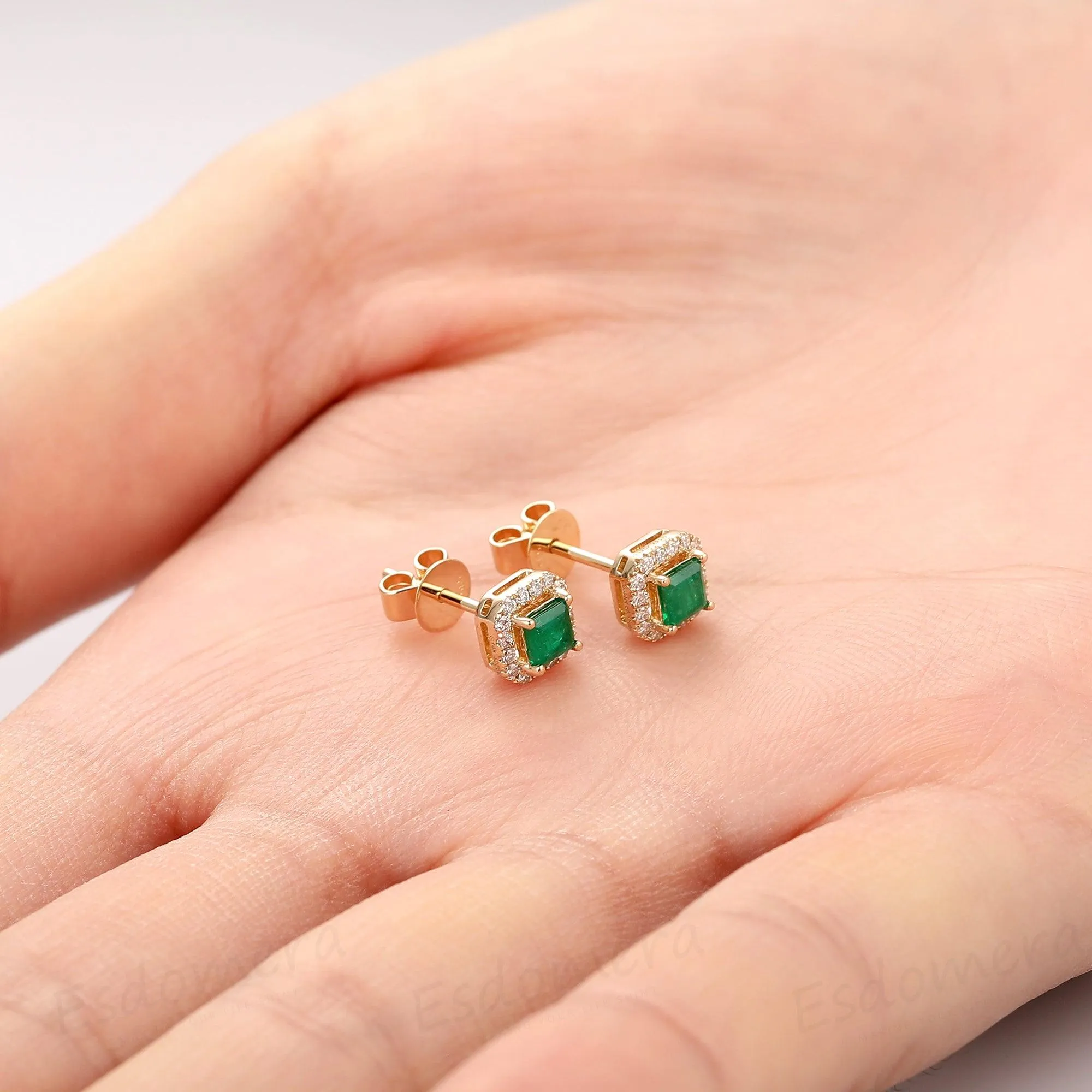 Princess Cut 0.8CTW Natural Emerald Earring, 14k Yellow Gold