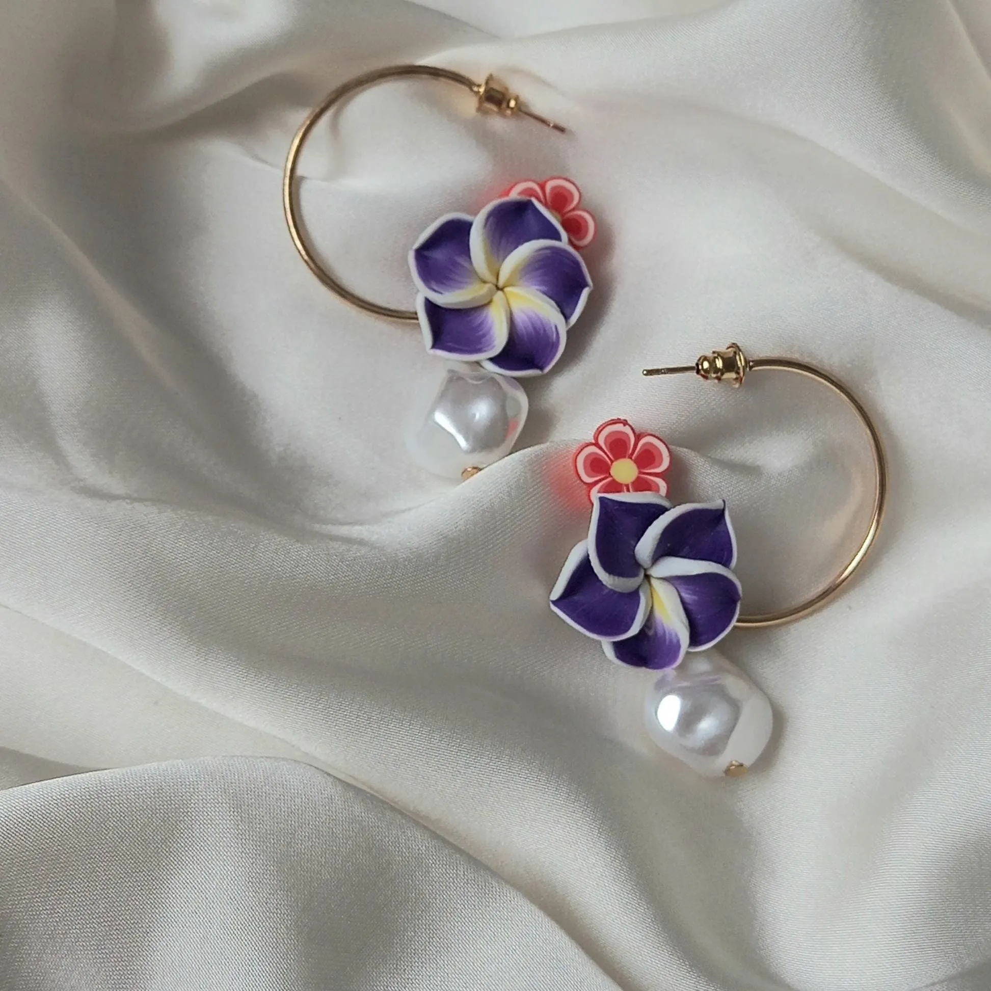 Purple Flower Gold Hoop Earrings - Lightweight Hoop EarringsFlower Earrings,Hoop Earrings In The UK,Cute Earrings,Flower Jewellery In The UK