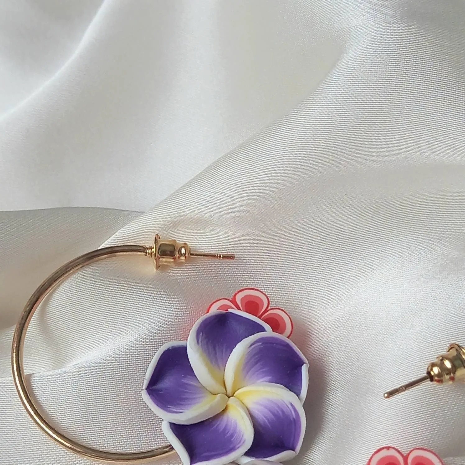 Purple Flower Gold Hoop Earrings - Lightweight Hoop EarringsFlower Earrings,Hoop Earrings In The UK,Cute Earrings,Flower Jewellery In The UK