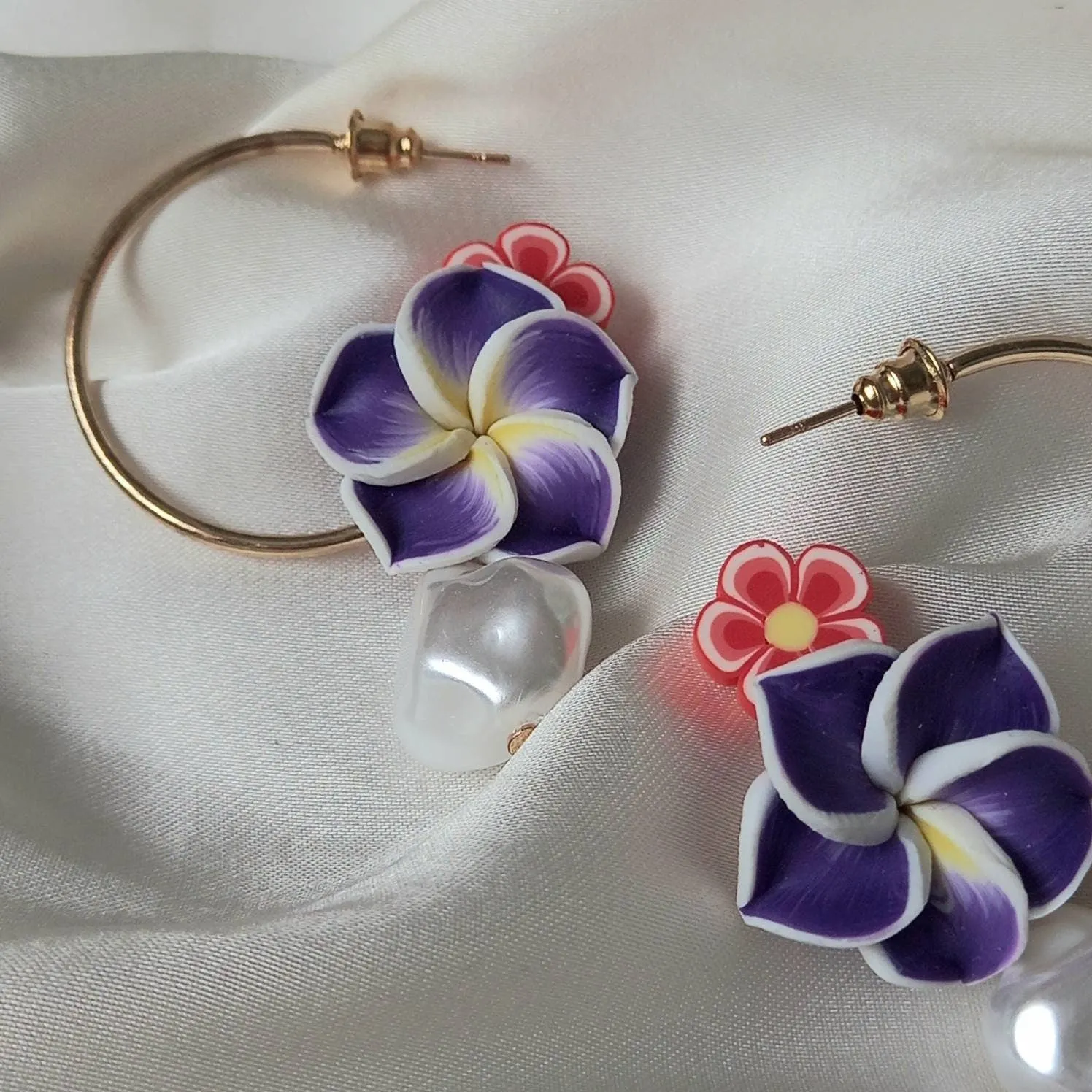 Purple Flower Gold Hoop Earrings - Lightweight Hoop EarringsFlower Earrings,Hoop Earrings In The UK,Cute Earrings,Flower Jewellery In The UK