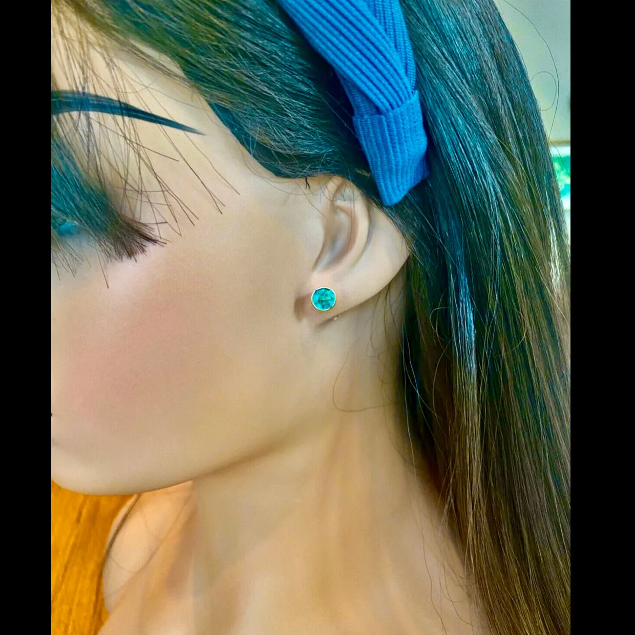 Round Colombian Emerald Stud Earrings 2.00 Carat 18K Gold