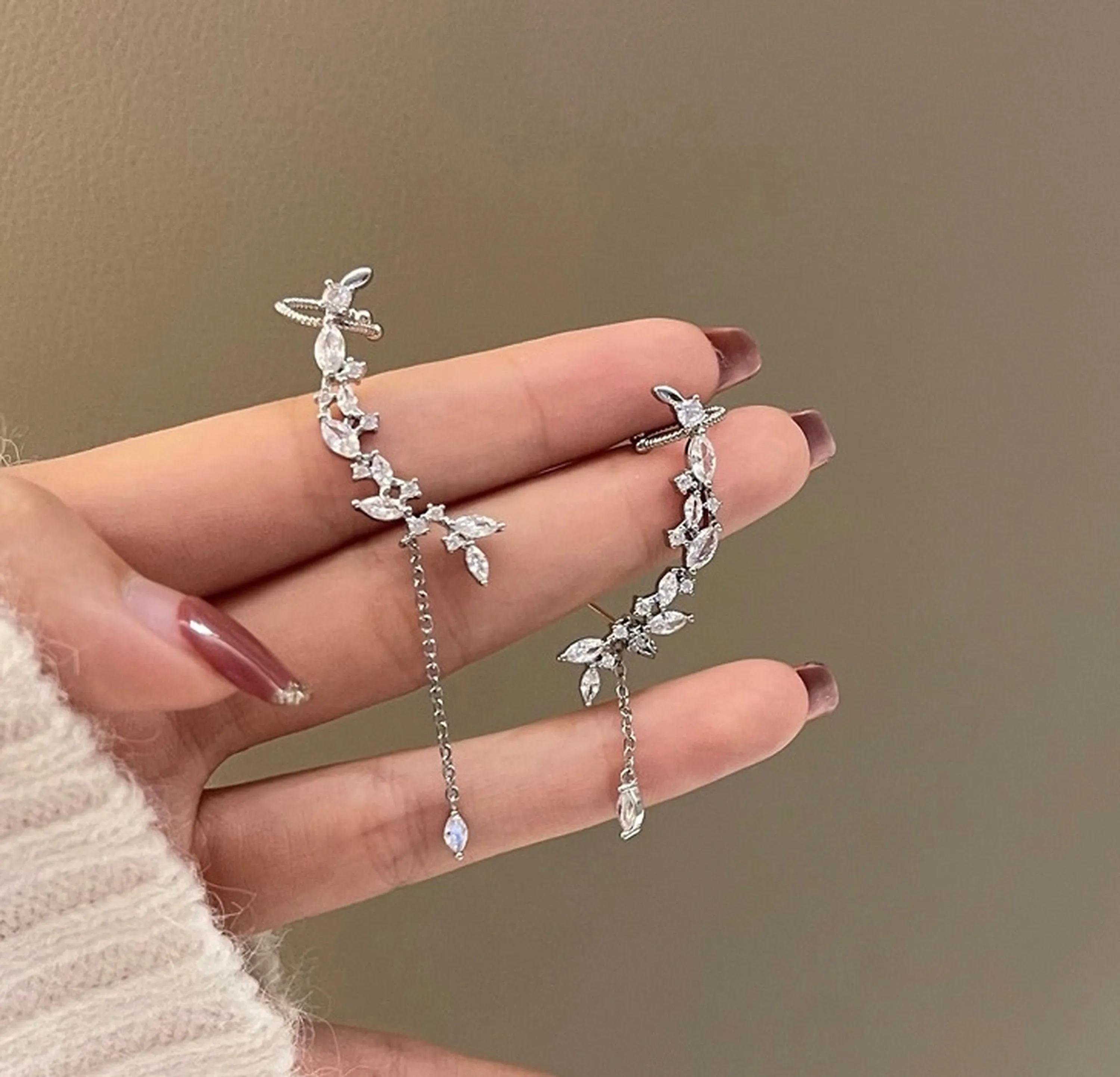 Silver lvy vine cuff climber