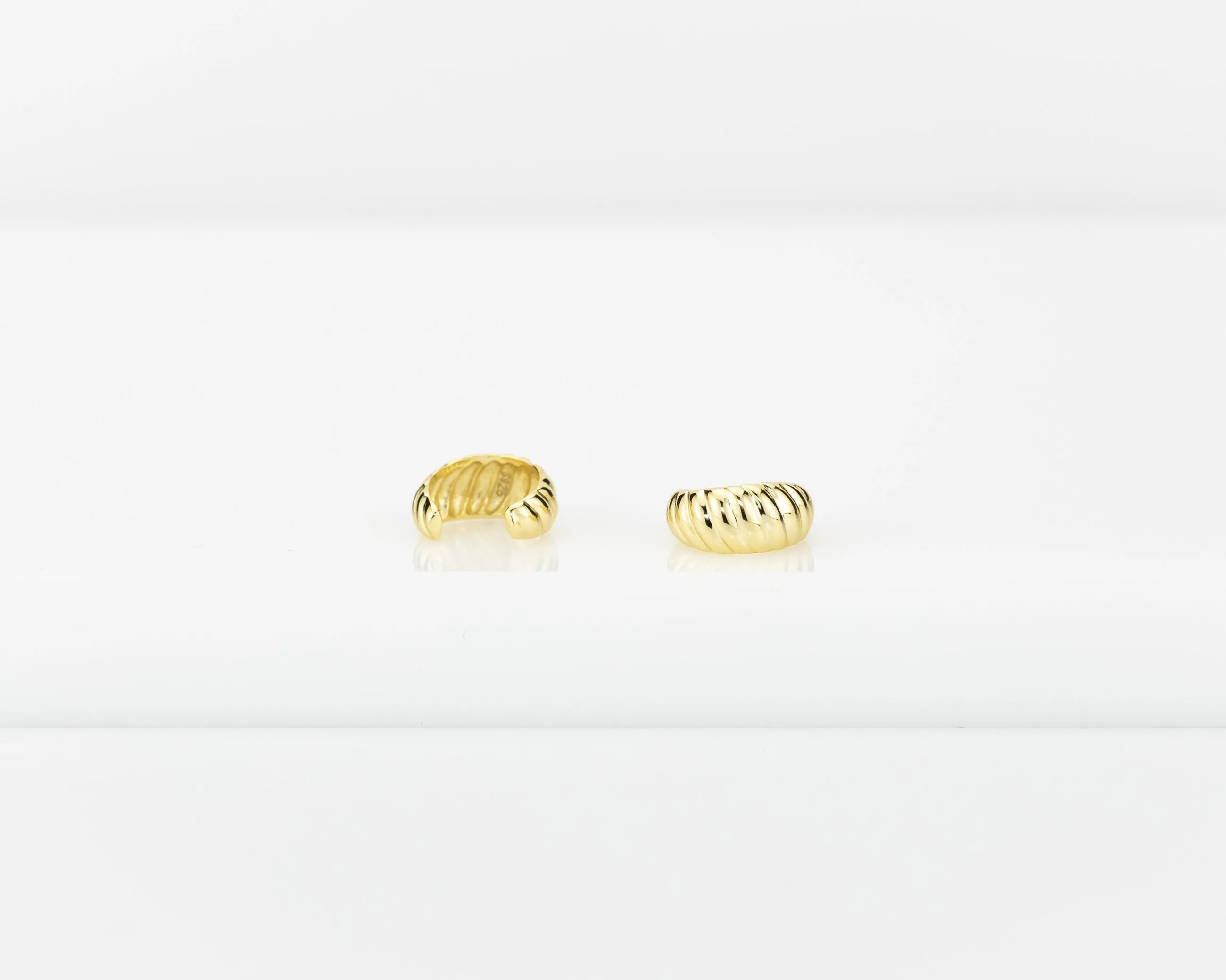 Small dome cuff, twist chunky cuff, mini croissant, gold cuff earrings, shell shaped, vintage twist earring, no piercing, wrap earring