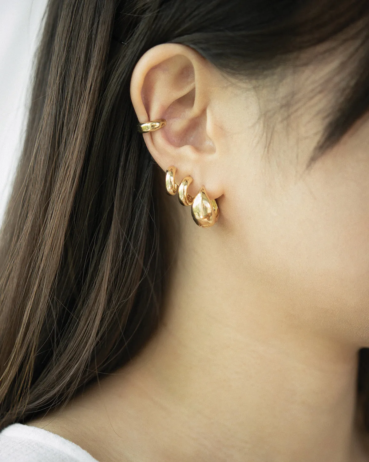 SUZI Hoops in Gold