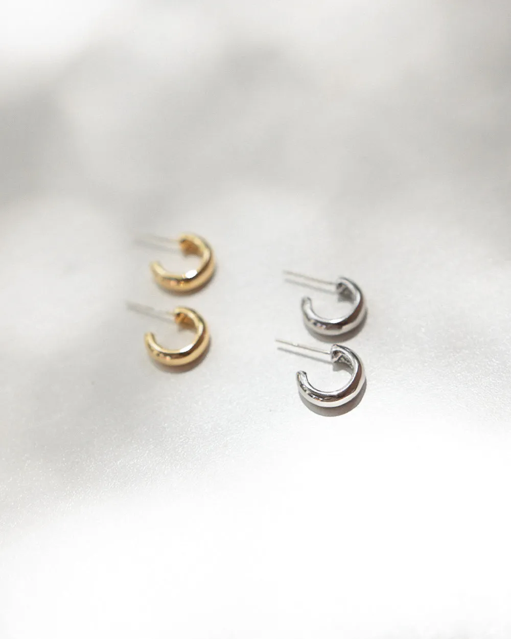 SUZI Hoops in Gold