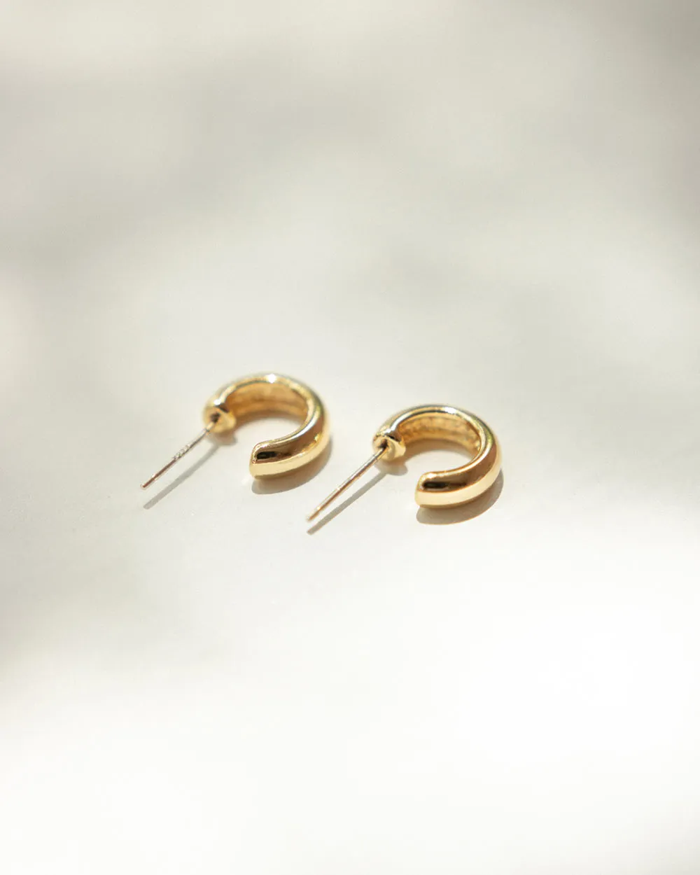 SUZI Hoops in Gold