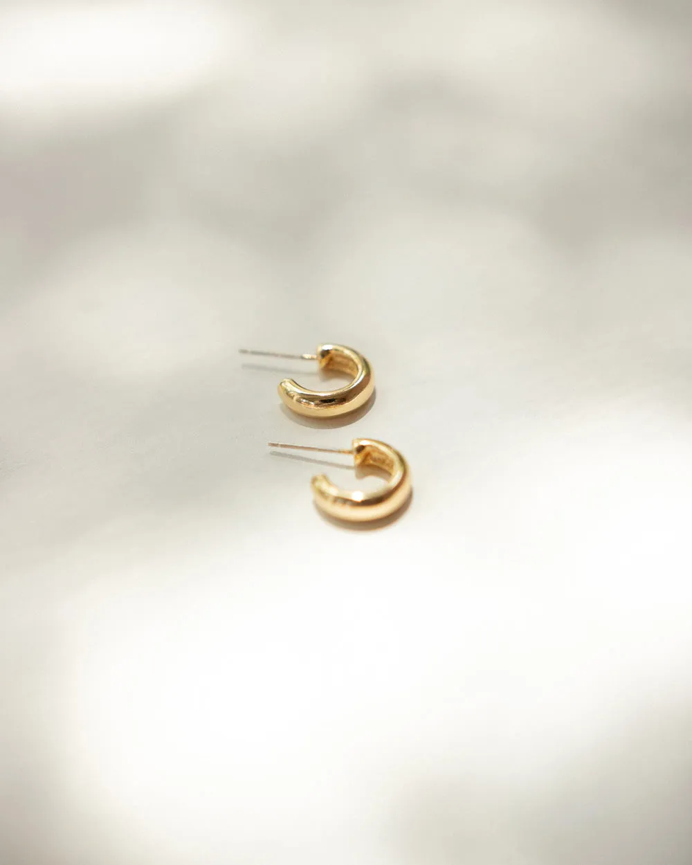 SUZI Hoops in Gold