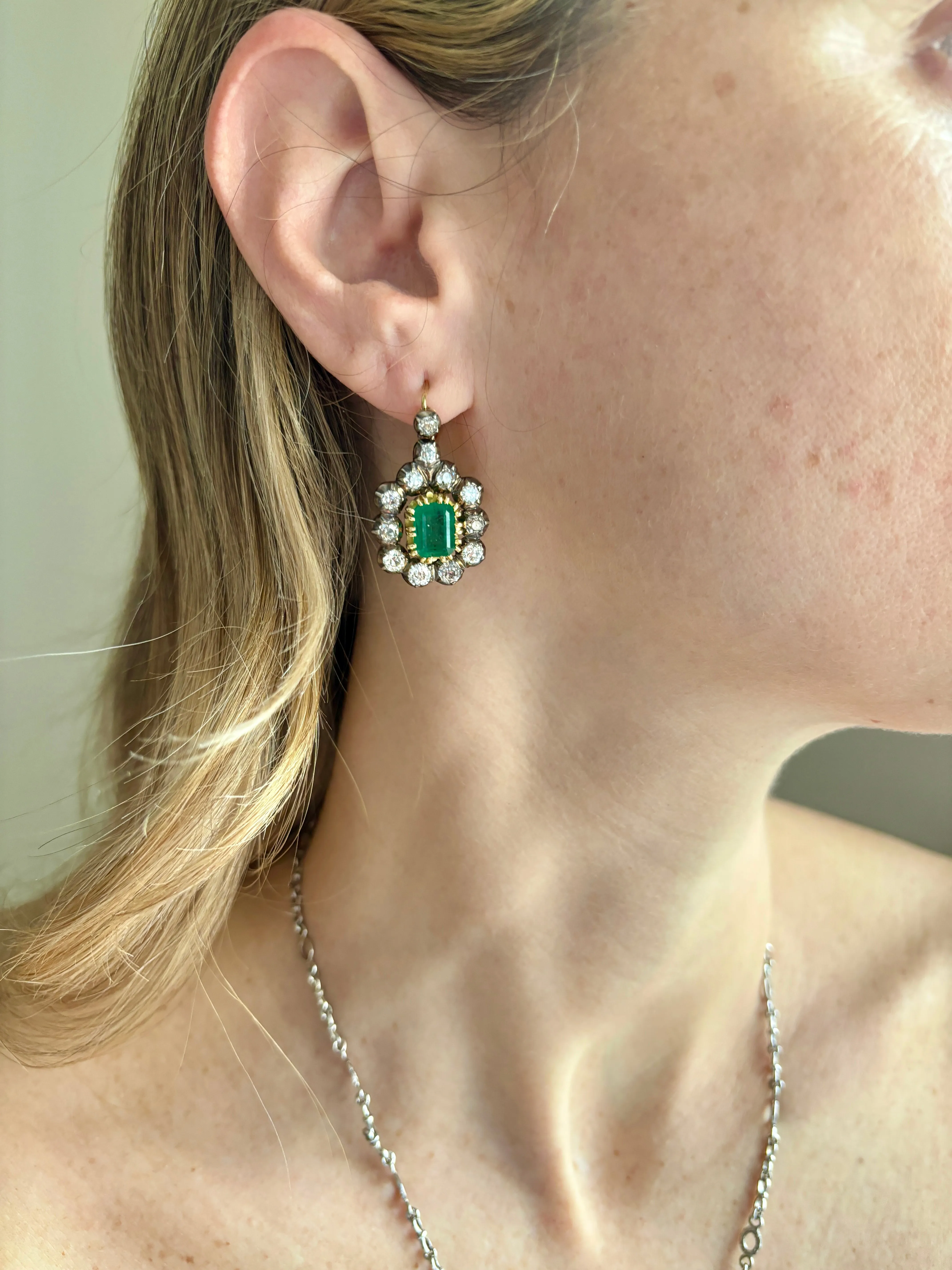 Victorian Certificate Emerald Diamond Gold Drop Earrings, 1900s