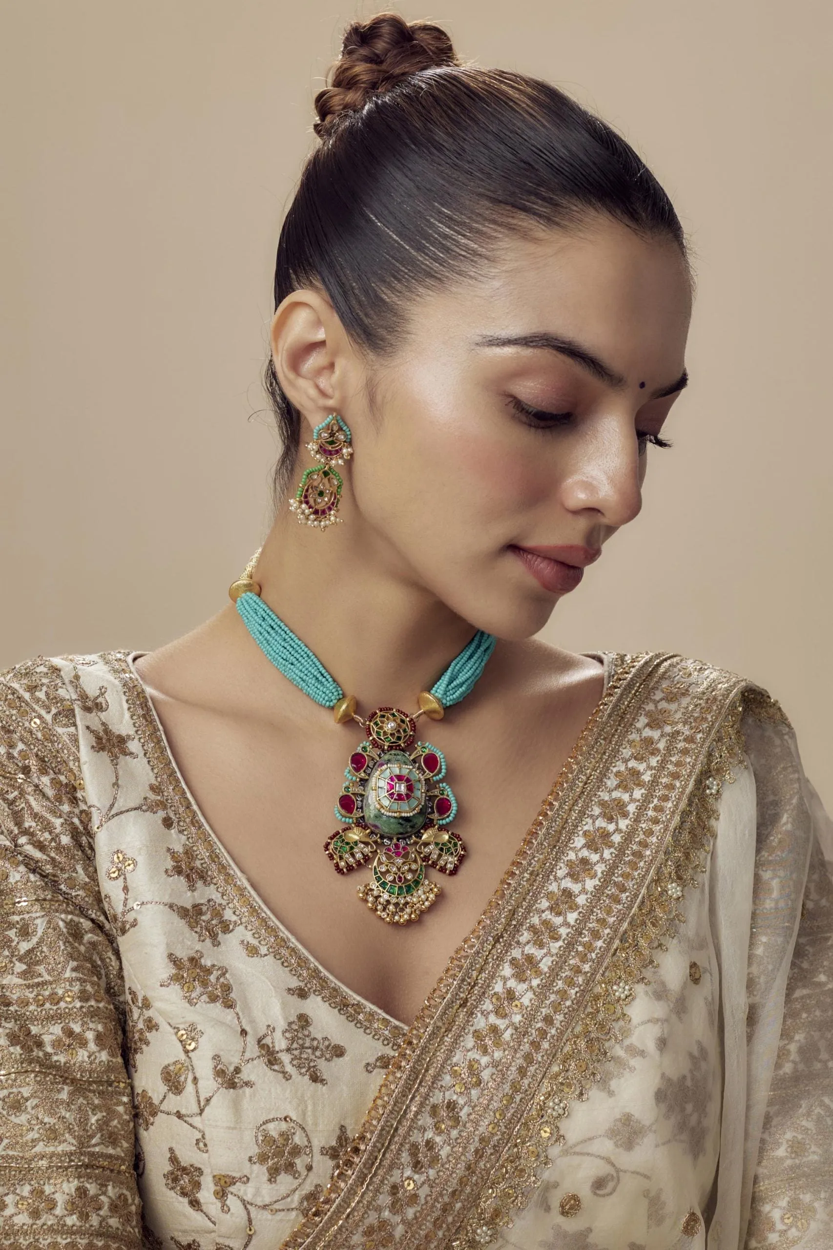 vivinia BY VIDHI MEHRA Morpankh Multi Womens Beaded Short Necklace Set with Pair of Earrings (Freesize)